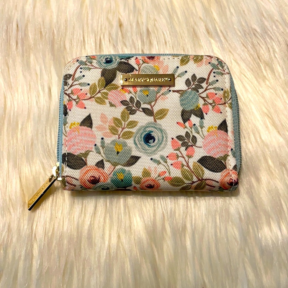 Mary Square wallet